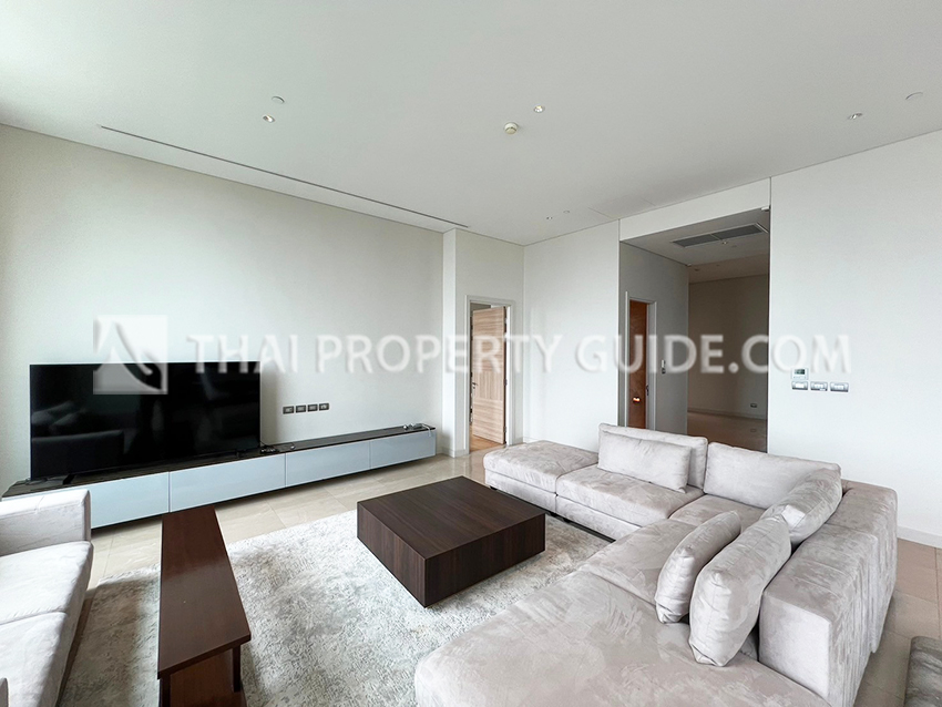 Penthouse for rent in Ploenchit