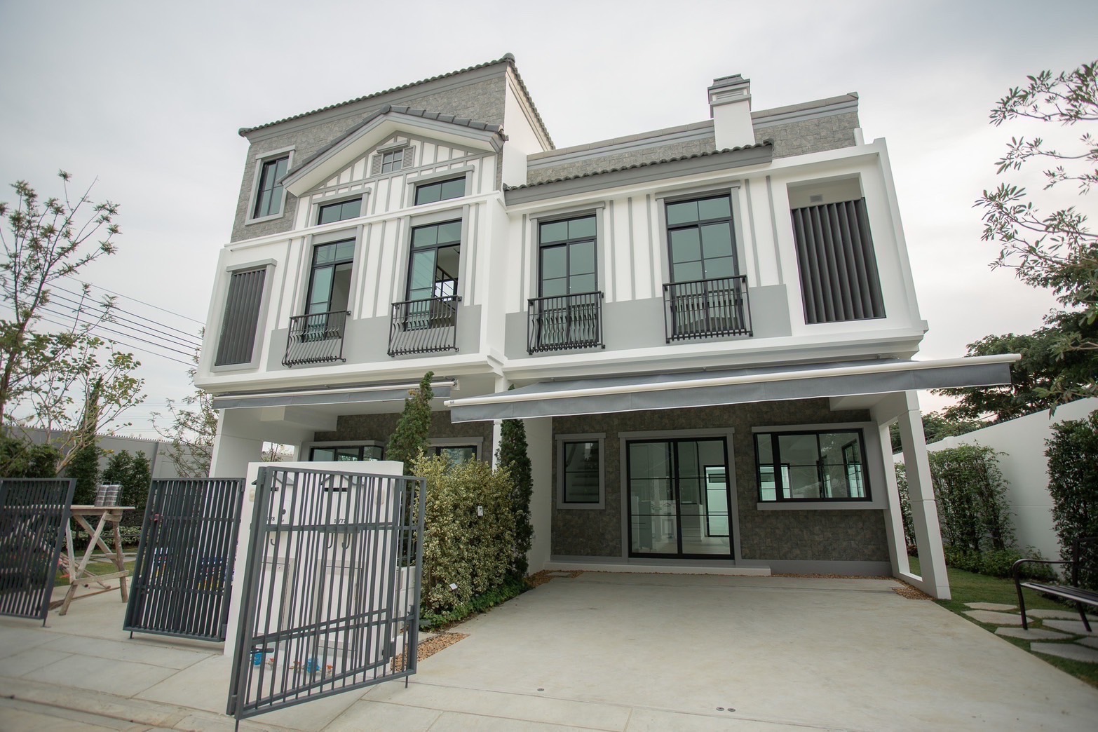 Townhouse in Bangnatrad