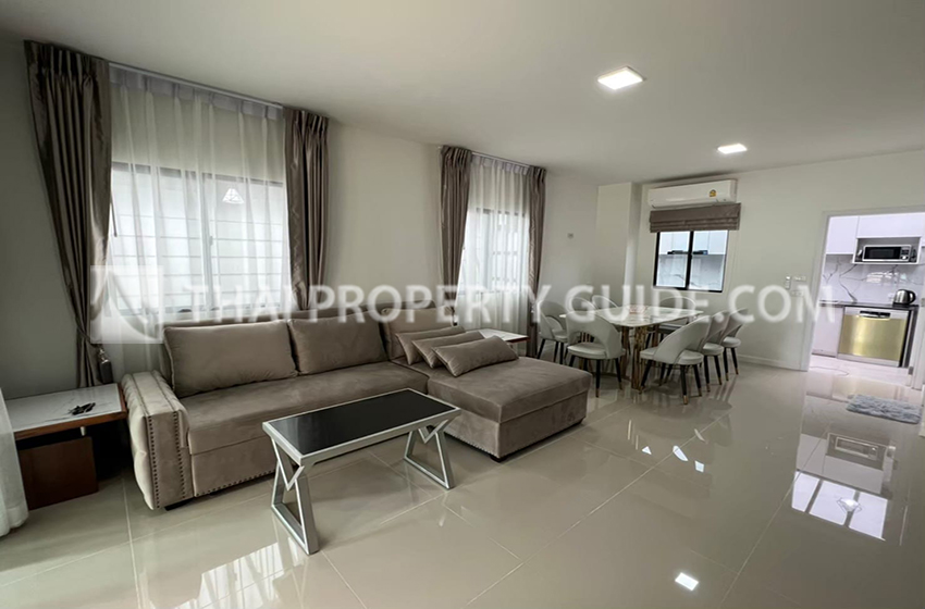 Townhouse in Lat Phrao 