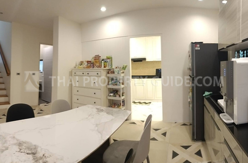 Townhouse in Nichada Thani 