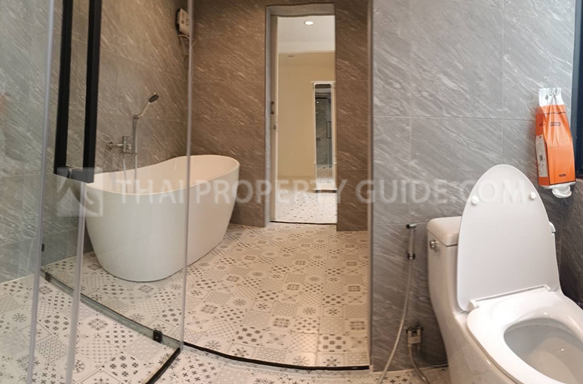 Townhouse in Nichada Thani 
