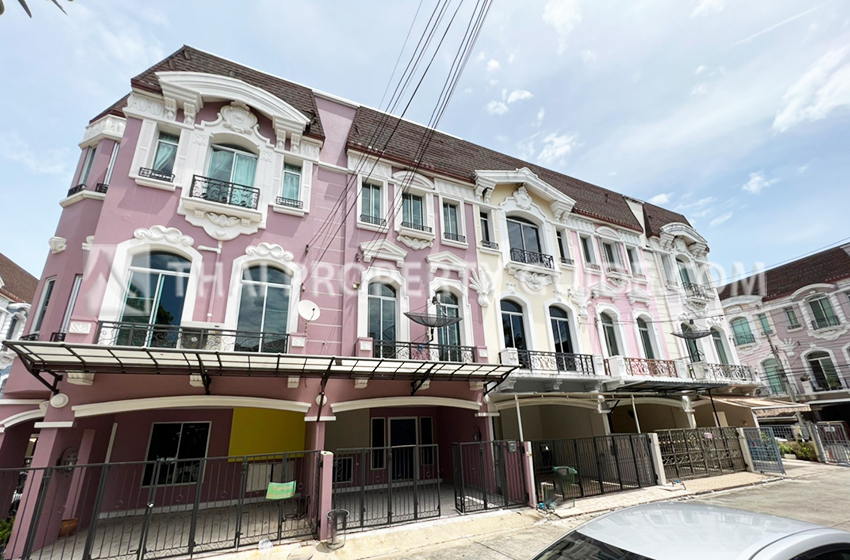 Townhouse for rent in Rama​ 9​ -​ Ramintra