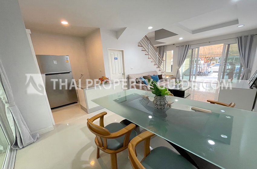 Townhouse in Sathorn 