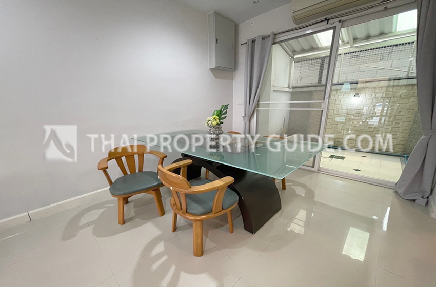 Townhouse in Sathorn 