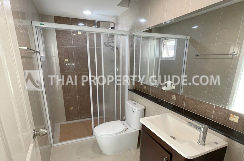 Townhouse in Sathorn 