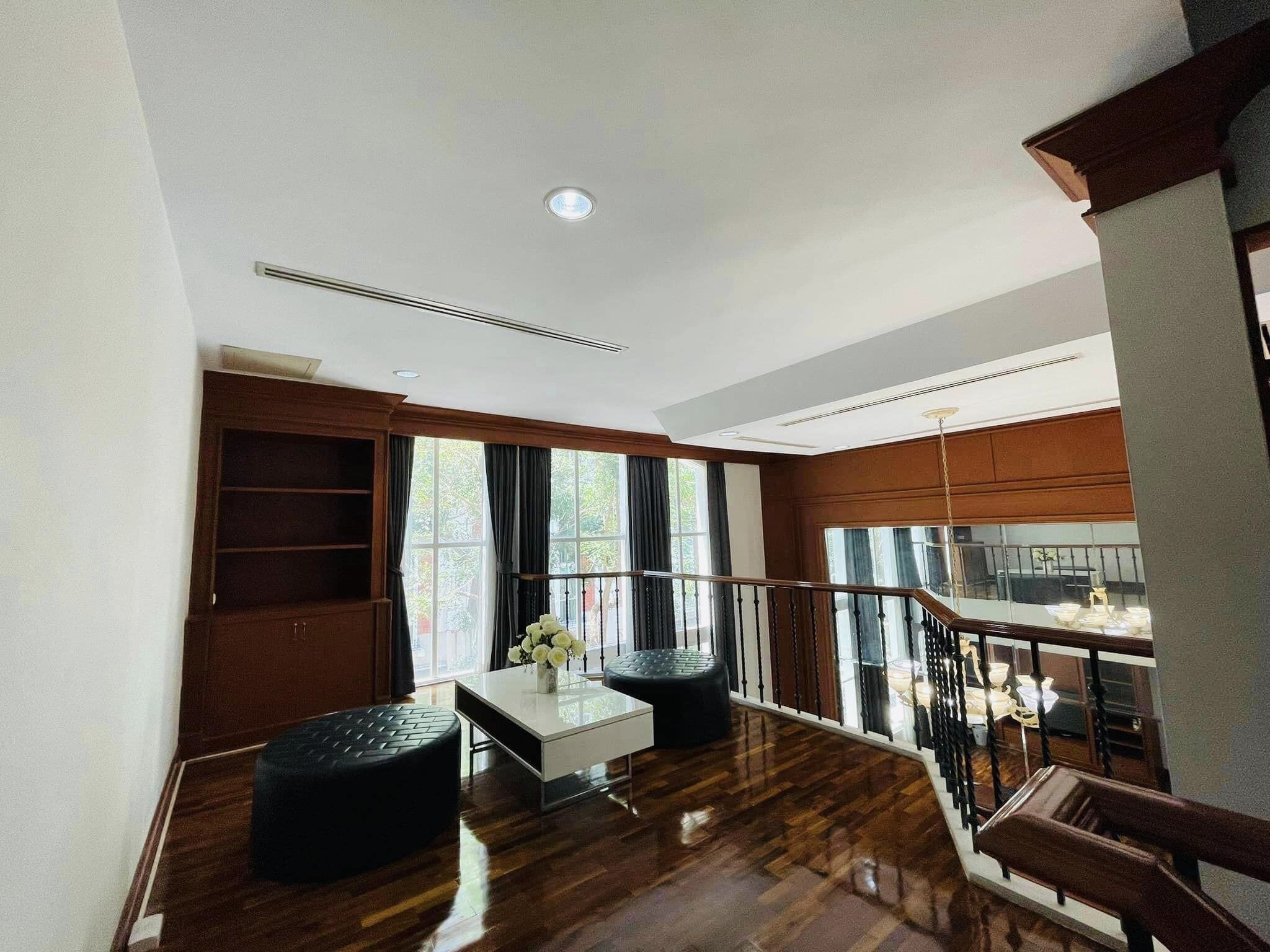 Townhouse in Sukhumvit 