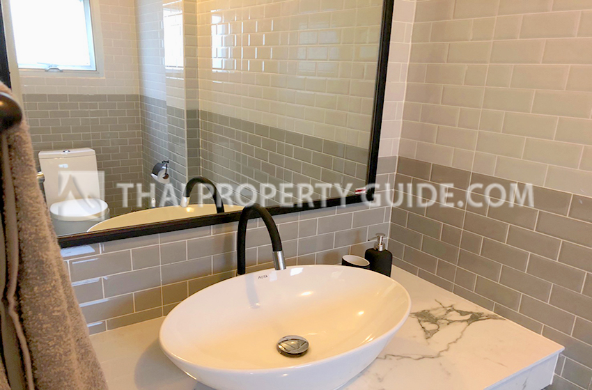 Townhouse in Sukhumvit 