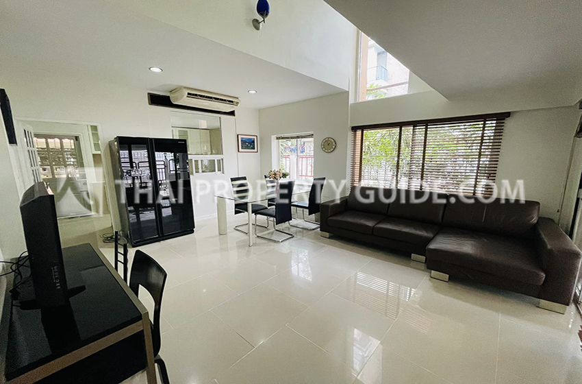 Townhouse in Sukhumvit 