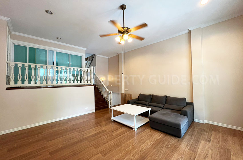 Townhouse in Sukhumvit 