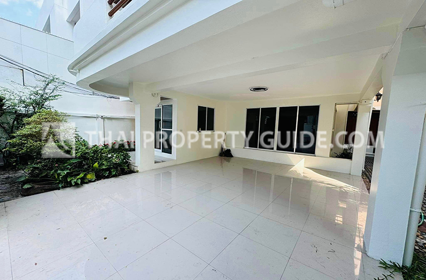 Townhouse in Sukhumvit 