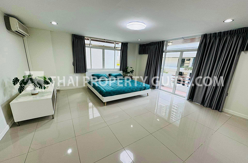 Townhouse in Sukhumvit 