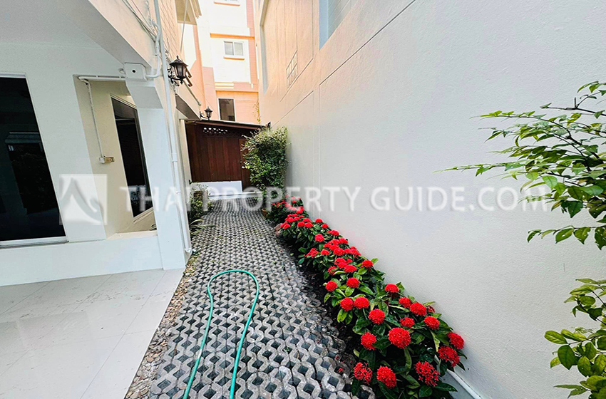 Townhouse in Sukhumvit 