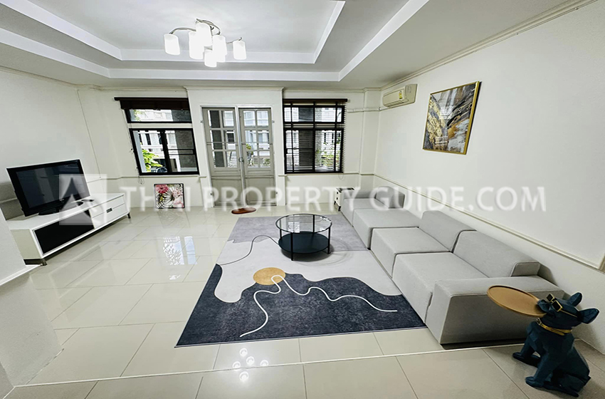 Townhouse in Sukhumvit 