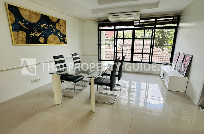 Townhouse in Sukhumvit 