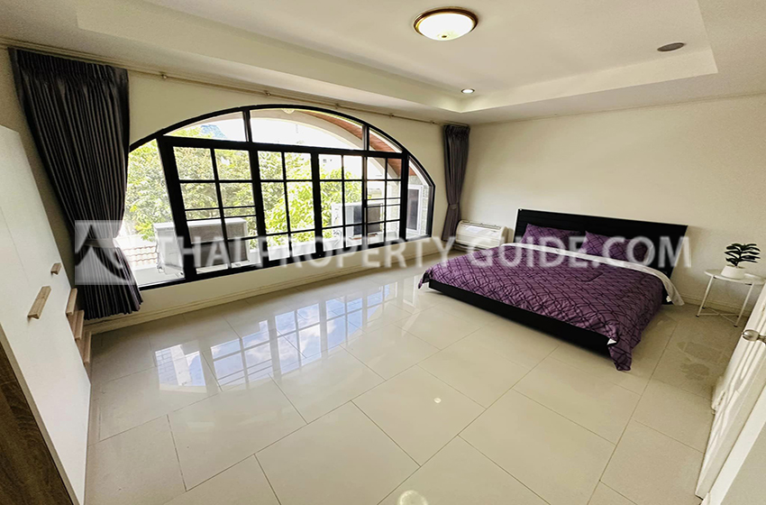 Townhouse in Sukhumvit 