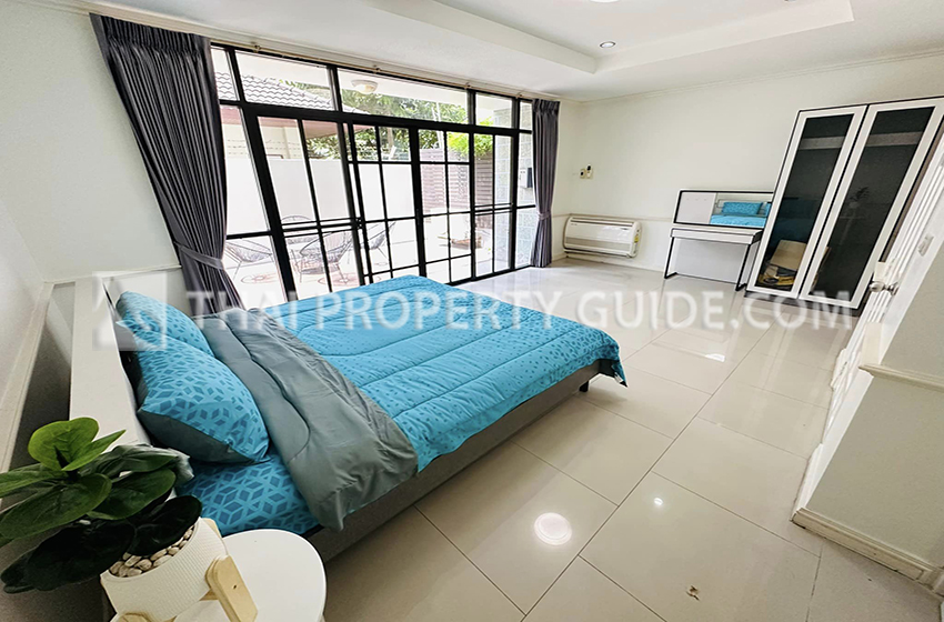 Townhouse in Sukhumvit 