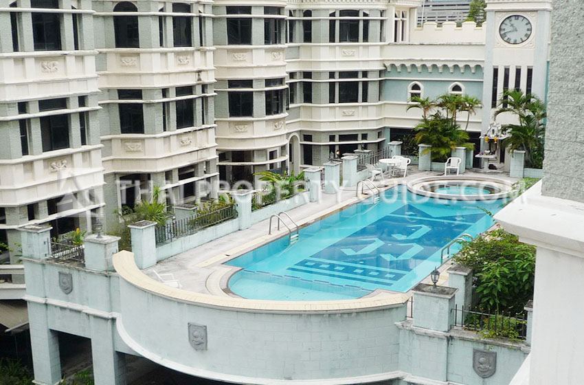 Townhouse in Sukhumvit 