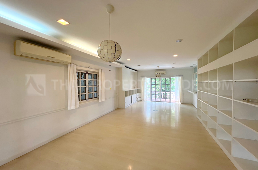 Townhouse in Sukhumvit 