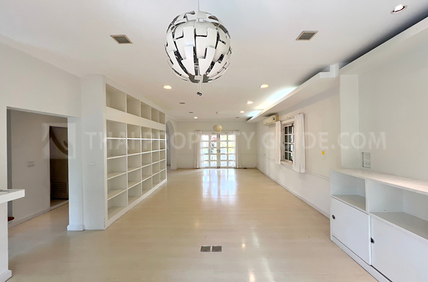 Townhouse in Sukhumvit 