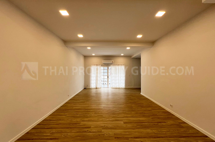 Townhouse in Sukhumvit 