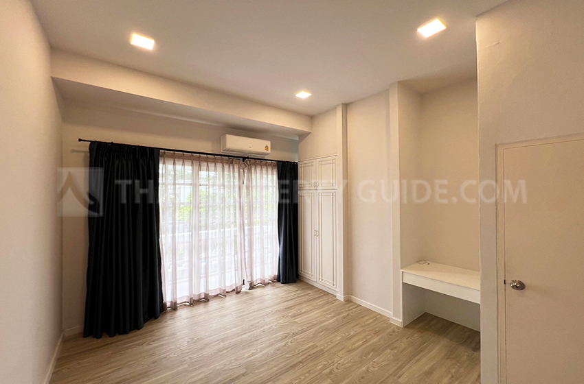 Townhouse in Sukhumvit 