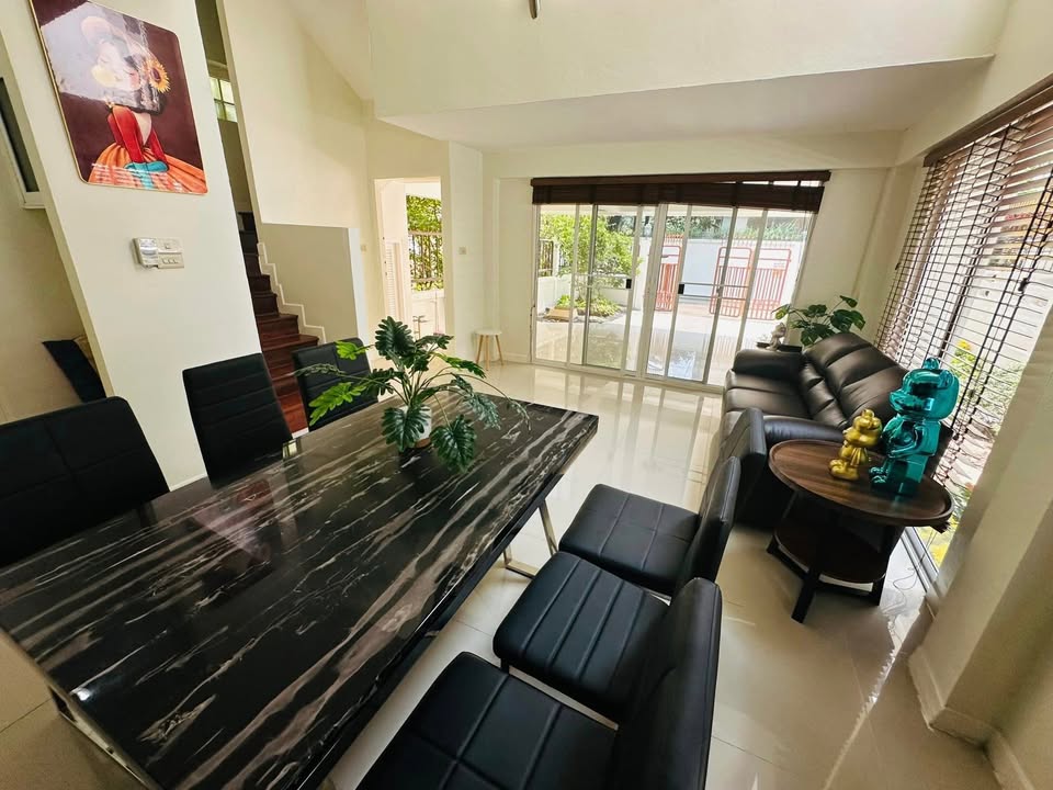 Townhouse in Sukhumvit 