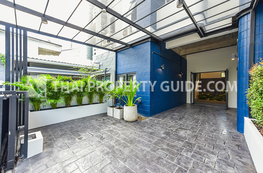 Townhouse in Sukhumvit 