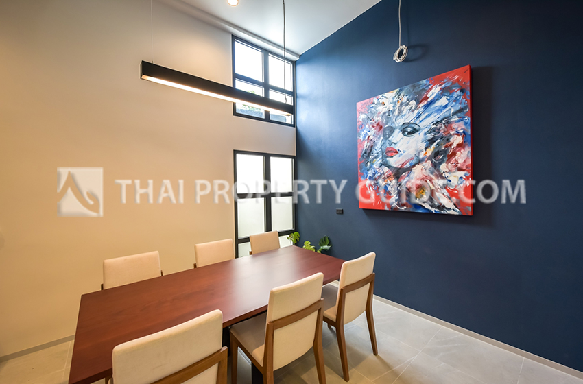 Townhouse in Sukhumvit 