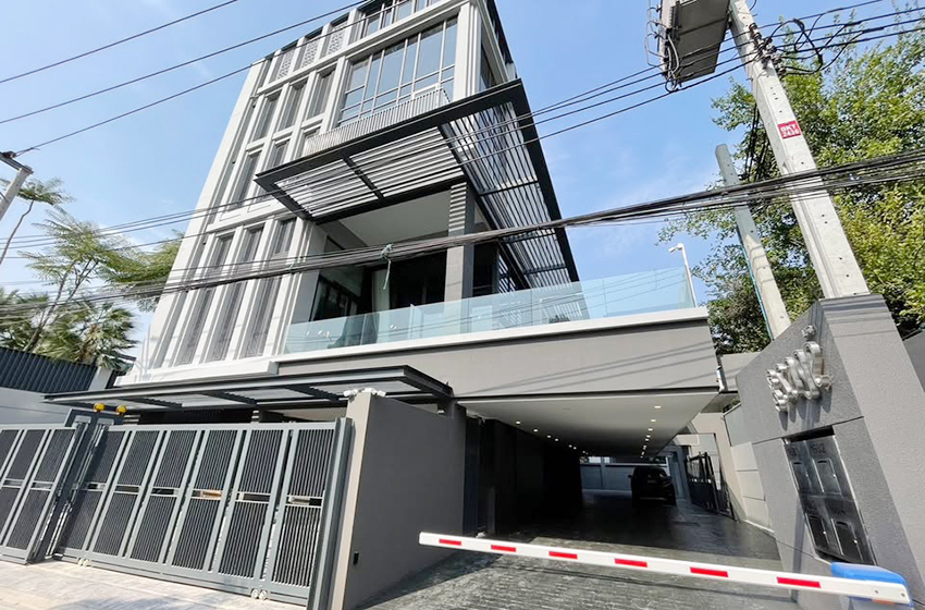 Townhouse in Sukhumvit 