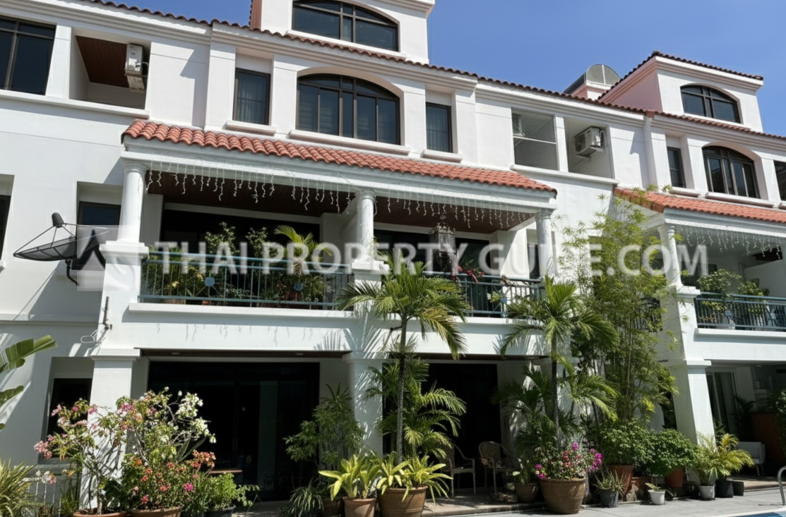 Townhouse in Sukhumvit 