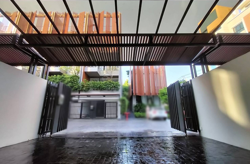 Townhouse in Sukhumvit 