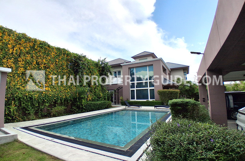 House with Private Pool
