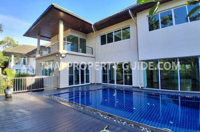 House with Private Pool