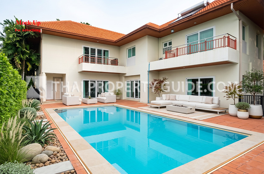 House with Private Pool