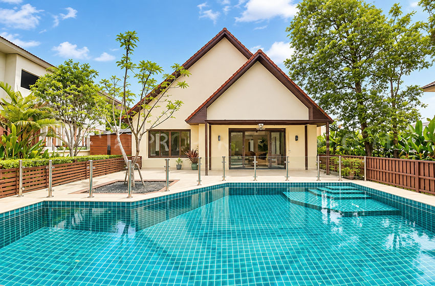 House with Private Pool