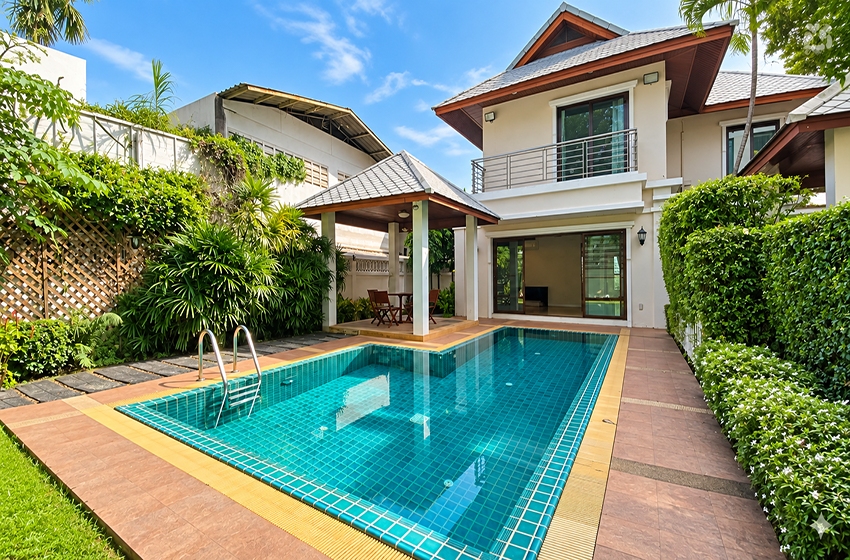 House with Private Pool