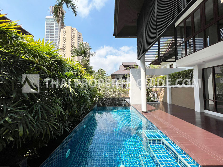 House with Private Pool