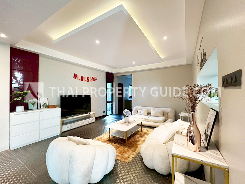 House with Private Pool