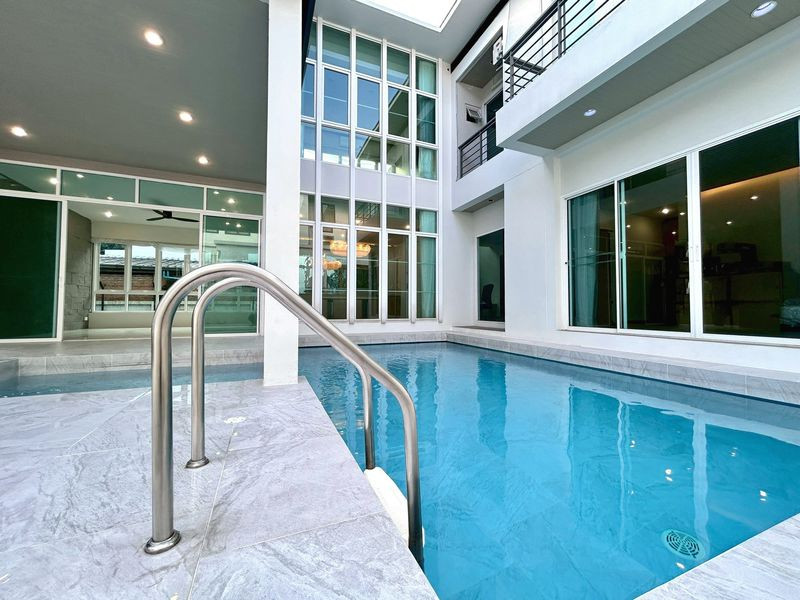 House with Private Pool