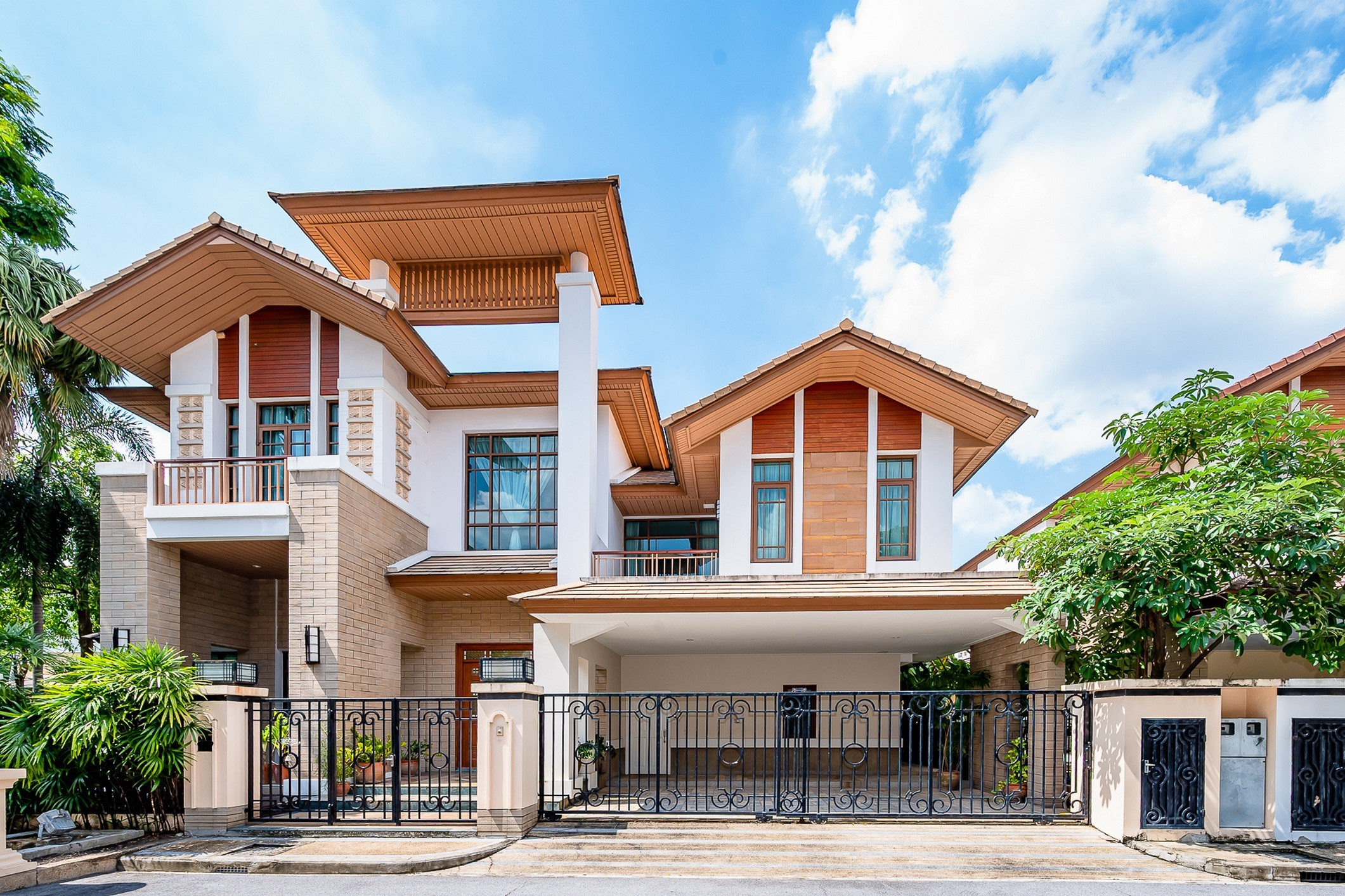 House with Private Pool