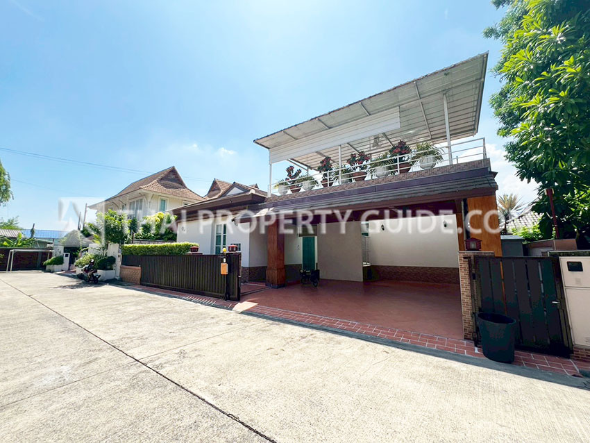 House with Shared Pool