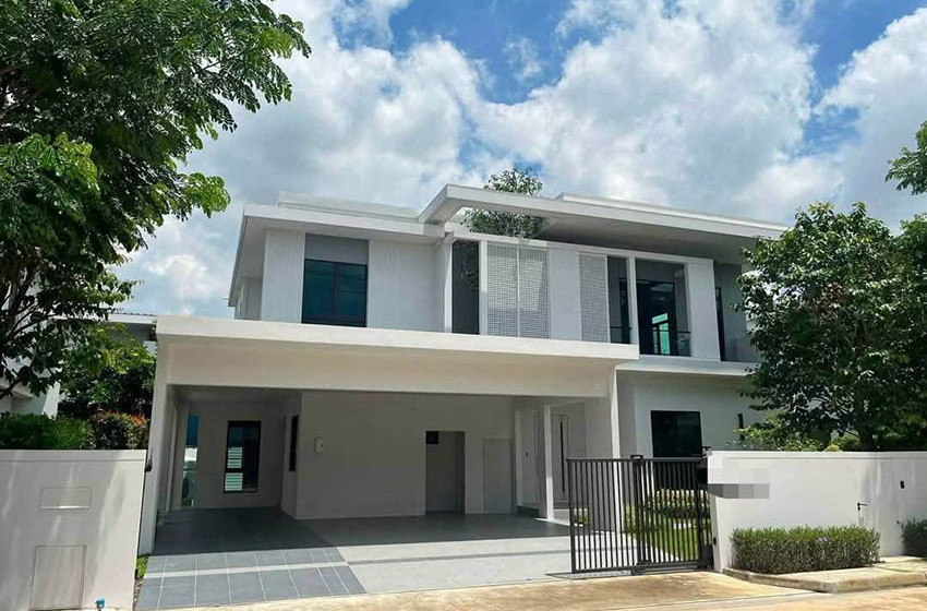House with Shared Pool