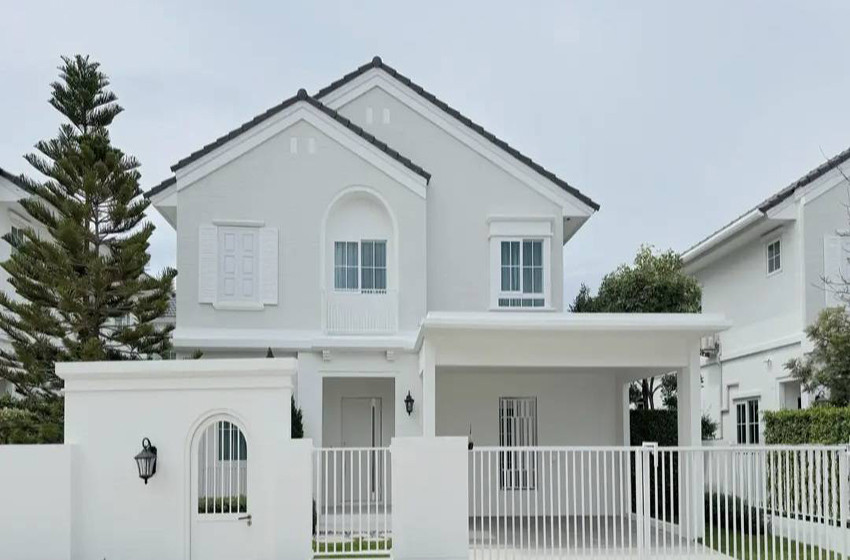 House with Shared Pool