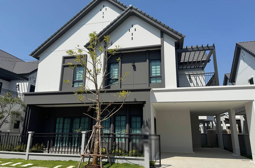 House with Shared Pool