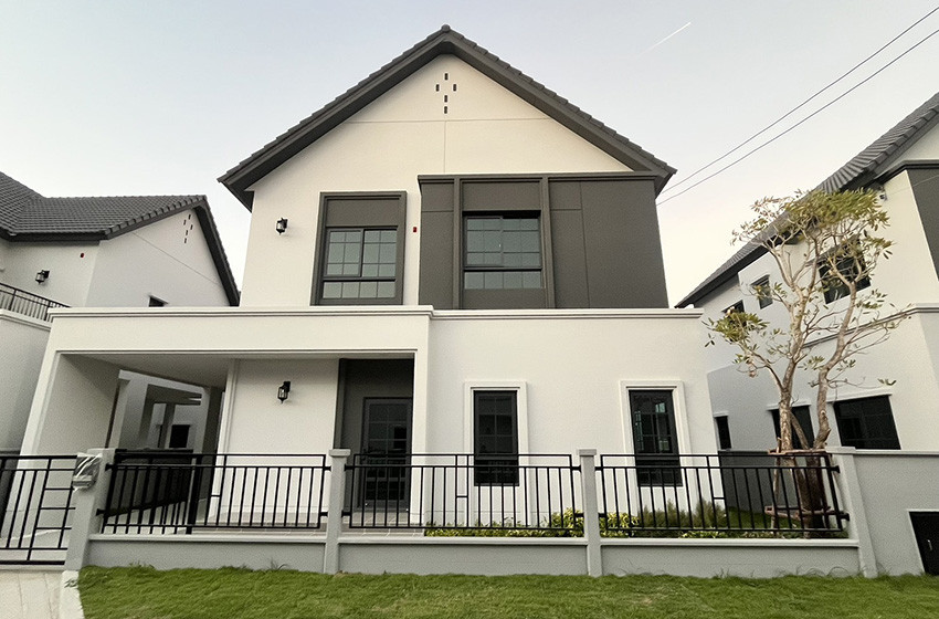 House with Shared Pool