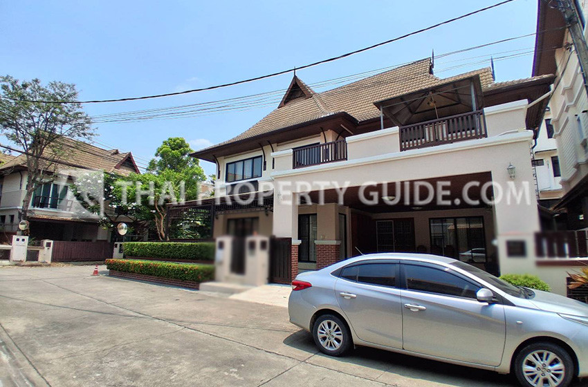 House with Shared Pool