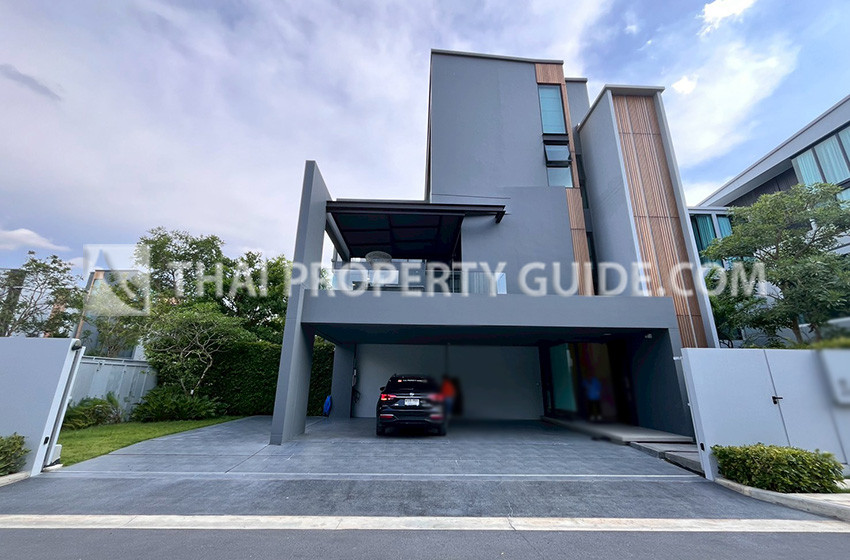 House with Shared Pool