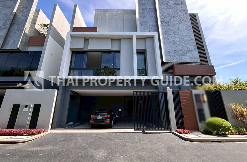 House with Shared Pool
