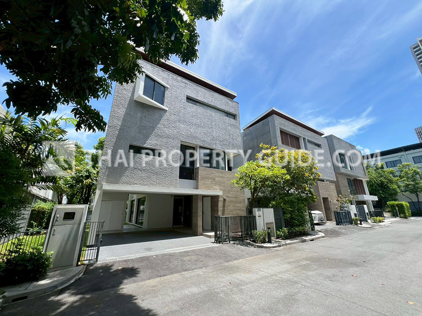 House with Shared Pool
