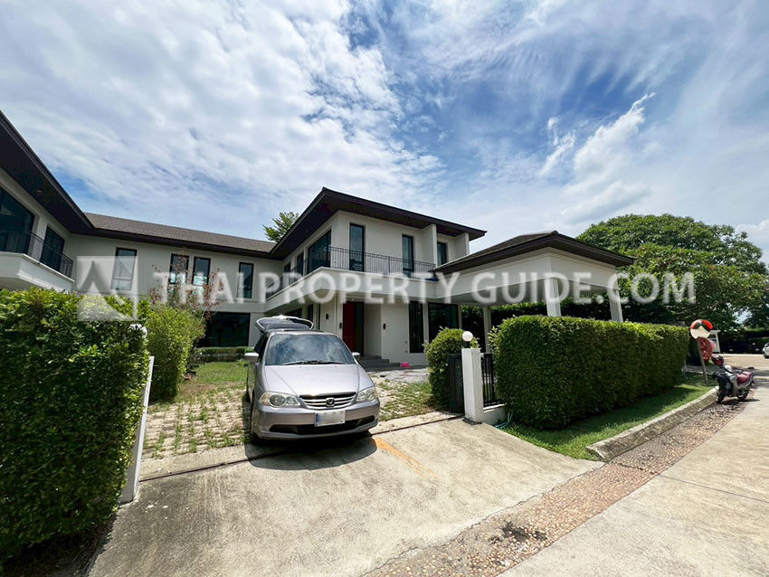 House with Shared Pool